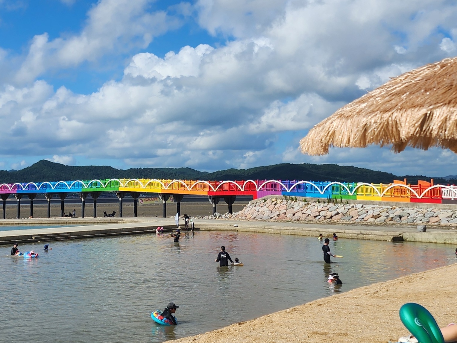 알록달록 예쁜 돌머리 해수욕장🌈