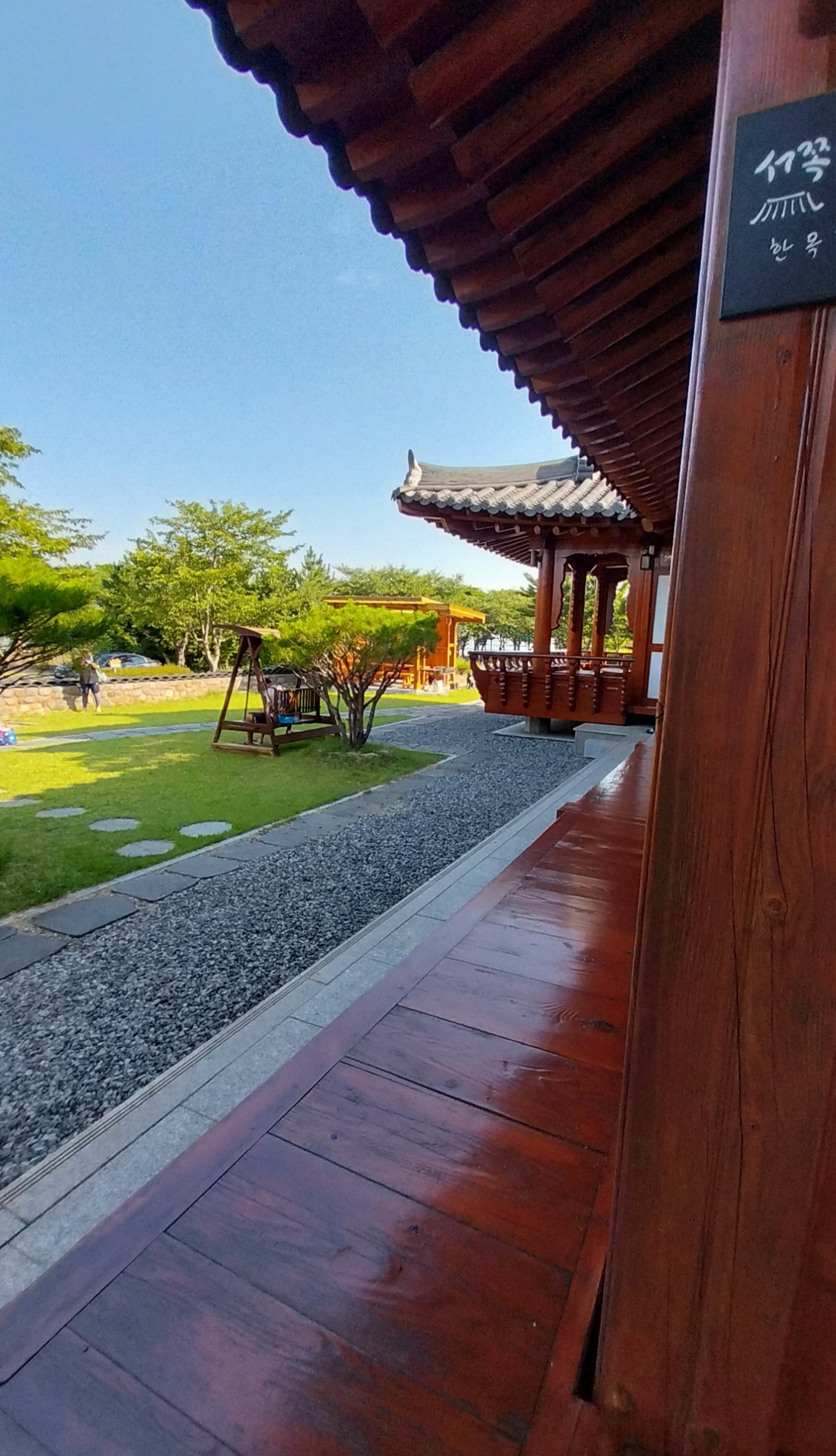 바다가 보이는 예쁘고 깨끗한 한옥펜션에서 힐링되는 하루를 보내고