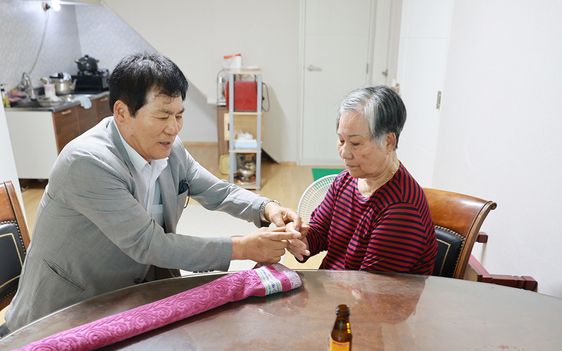 함평군, 제80주년 광복절 맞아 독립유공자 유족 위문 나서