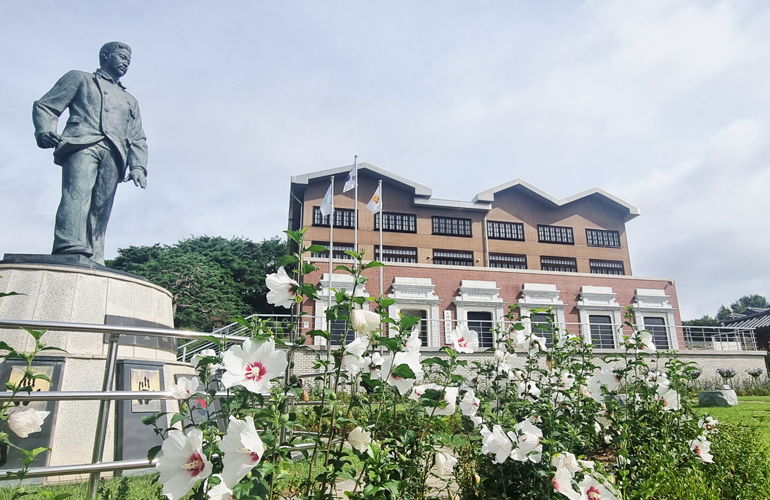 함평군, 광복절과 함께 만개한 대한민국 임시정부 무궁화 ‘눈길’
