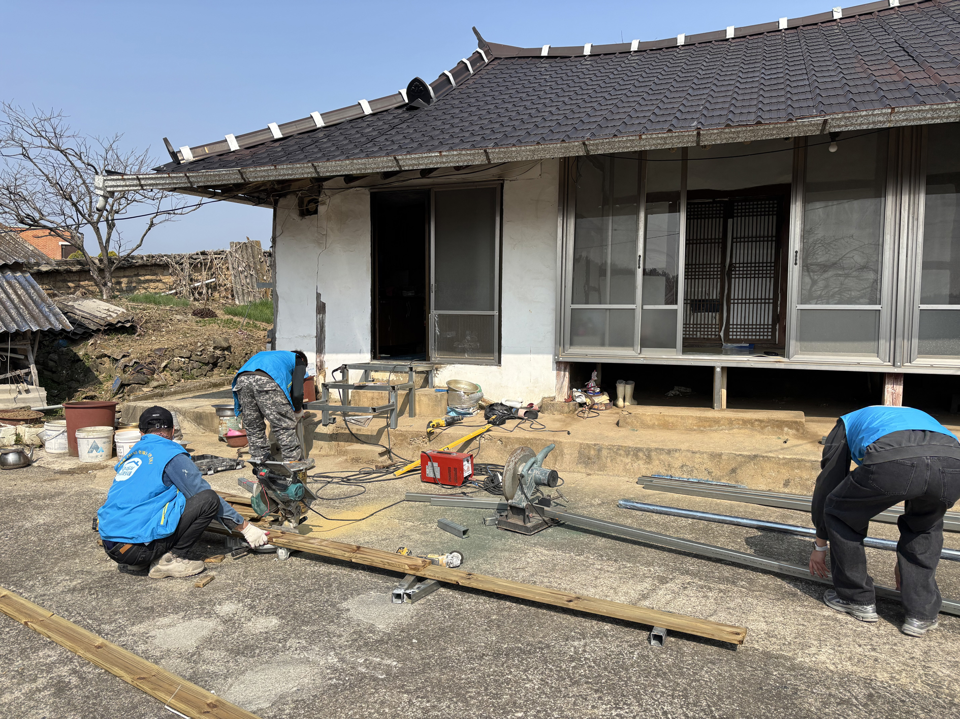 함평군 학교면 복지기동대, 독거노인 생활 불편 개선으로 따뜻한 변화 지원